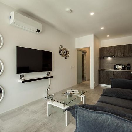 בוקרשט Fancy Penthouse Studio With Lakeview W10 מראה חיצוני תמונה